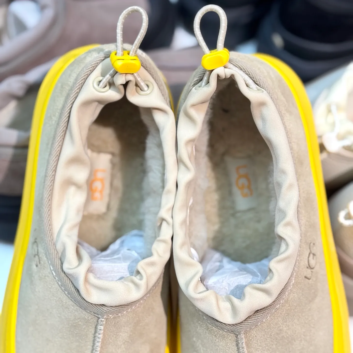 Local 💰600 Exclusive version Original OEM grade UGG Wang Yibo's same style High-end exclusive supply Pyramid-top workmanship quality High-end needs to come # Big advantage supply ❗️❗️❗️ Low-top men's and women's shoes size: 36 37 38 39 40 41 42 43 44#